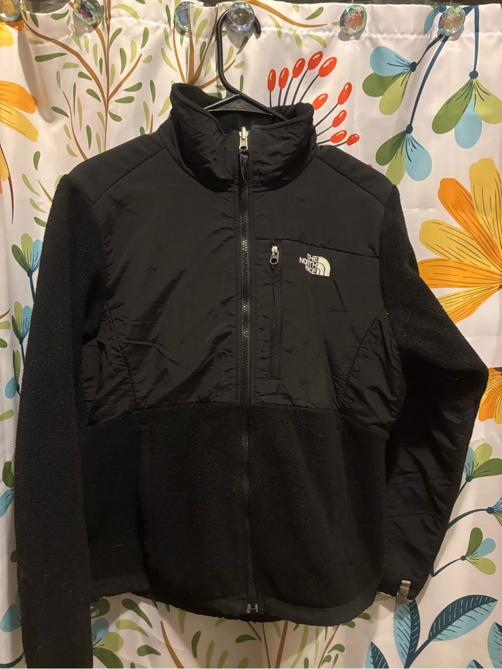 The North Face women’s Black Lightweight Fleece & Softshell Jacket